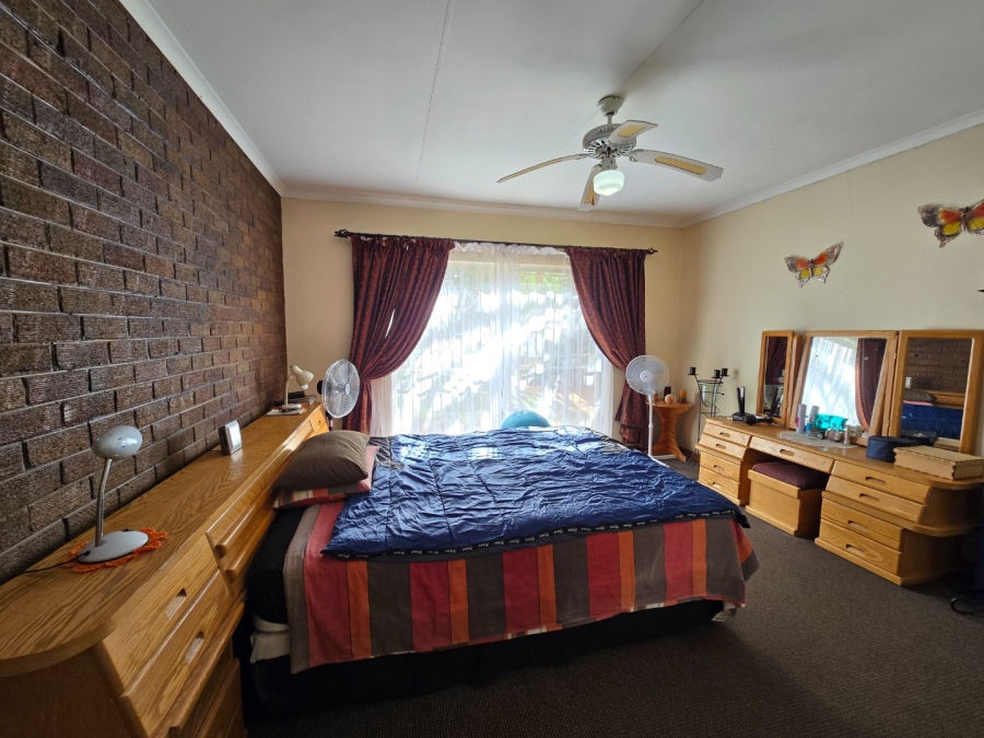 4 Bedroom Property for Sale in Universitas Ridge Free State